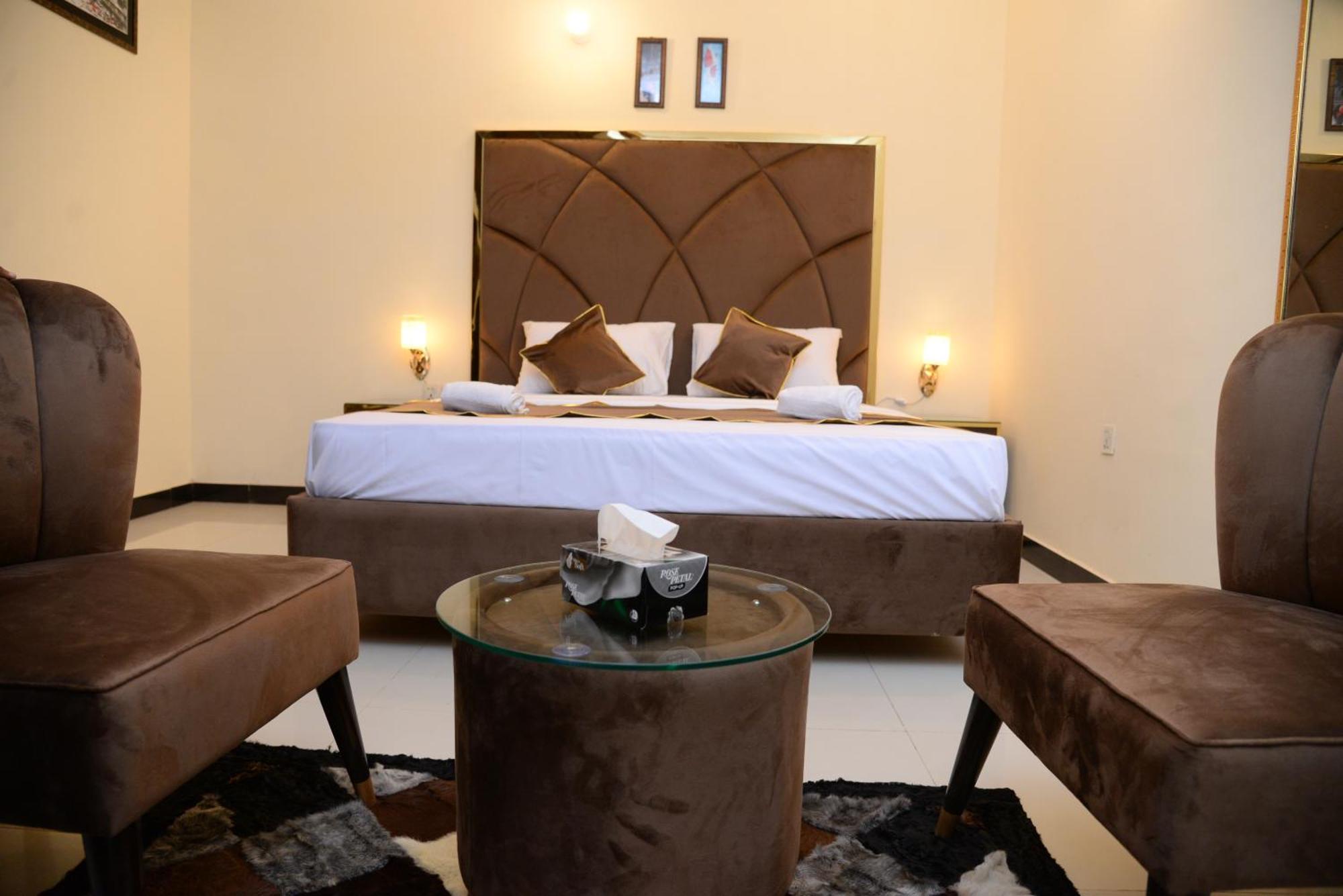 Go Room Hotel Лахор Экстерьер фото
